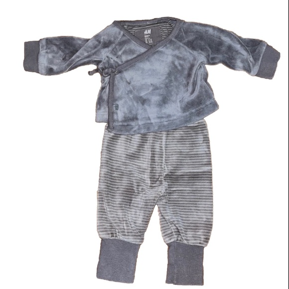 H&M newborn two piece kimono Velour matching set. Gray top gray stripe pant - Picture 1 of 8
